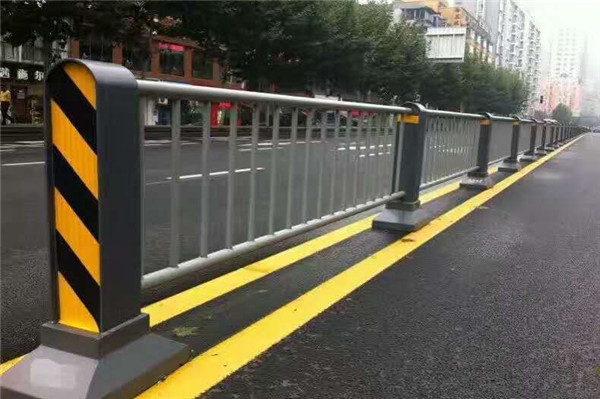 肃宁公路防撞护栏